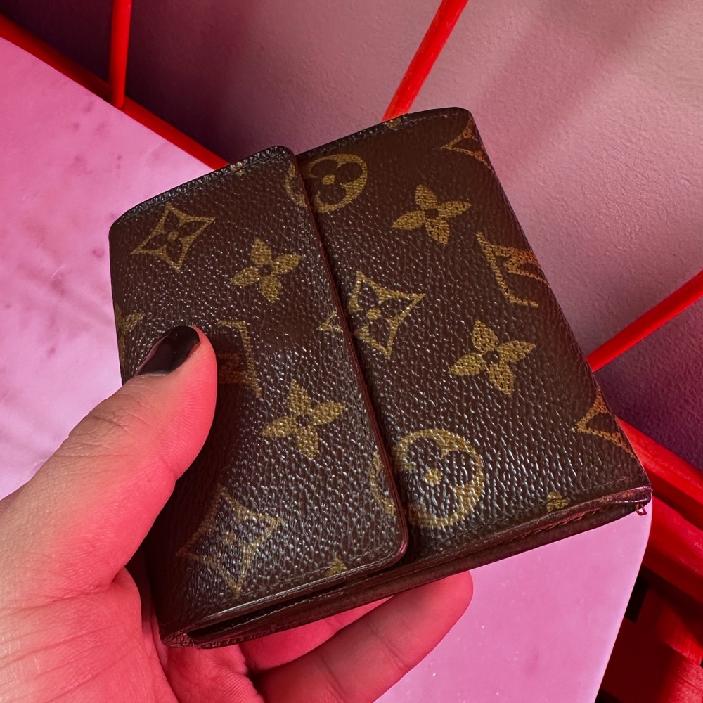 ❌SOLD❌ Louis Vuitton Monogram Compact
Snap Wallet Brown - Picture 4 of 16
